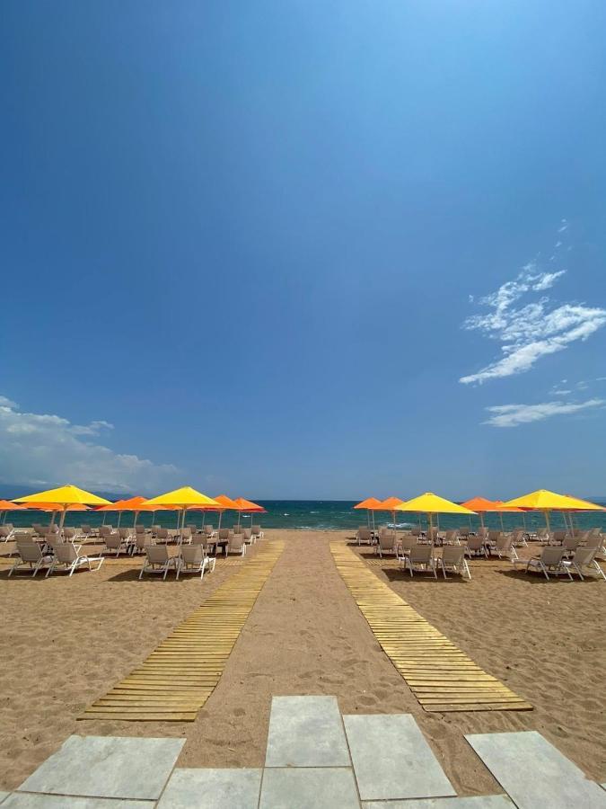 Buka Sandy Beach Месіні Екстер'єр фото