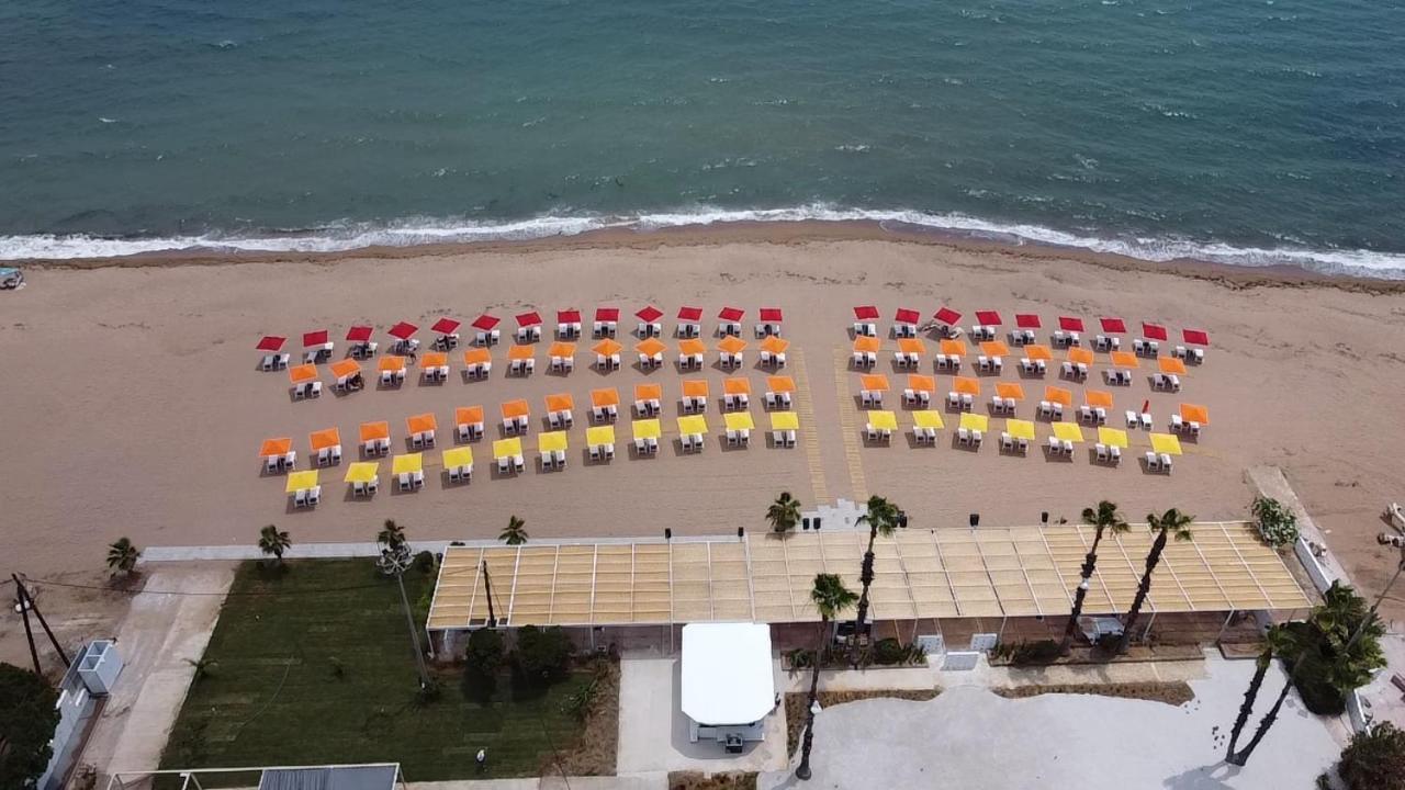 Buka Sandy Beach Месіні Екстер'єр фото