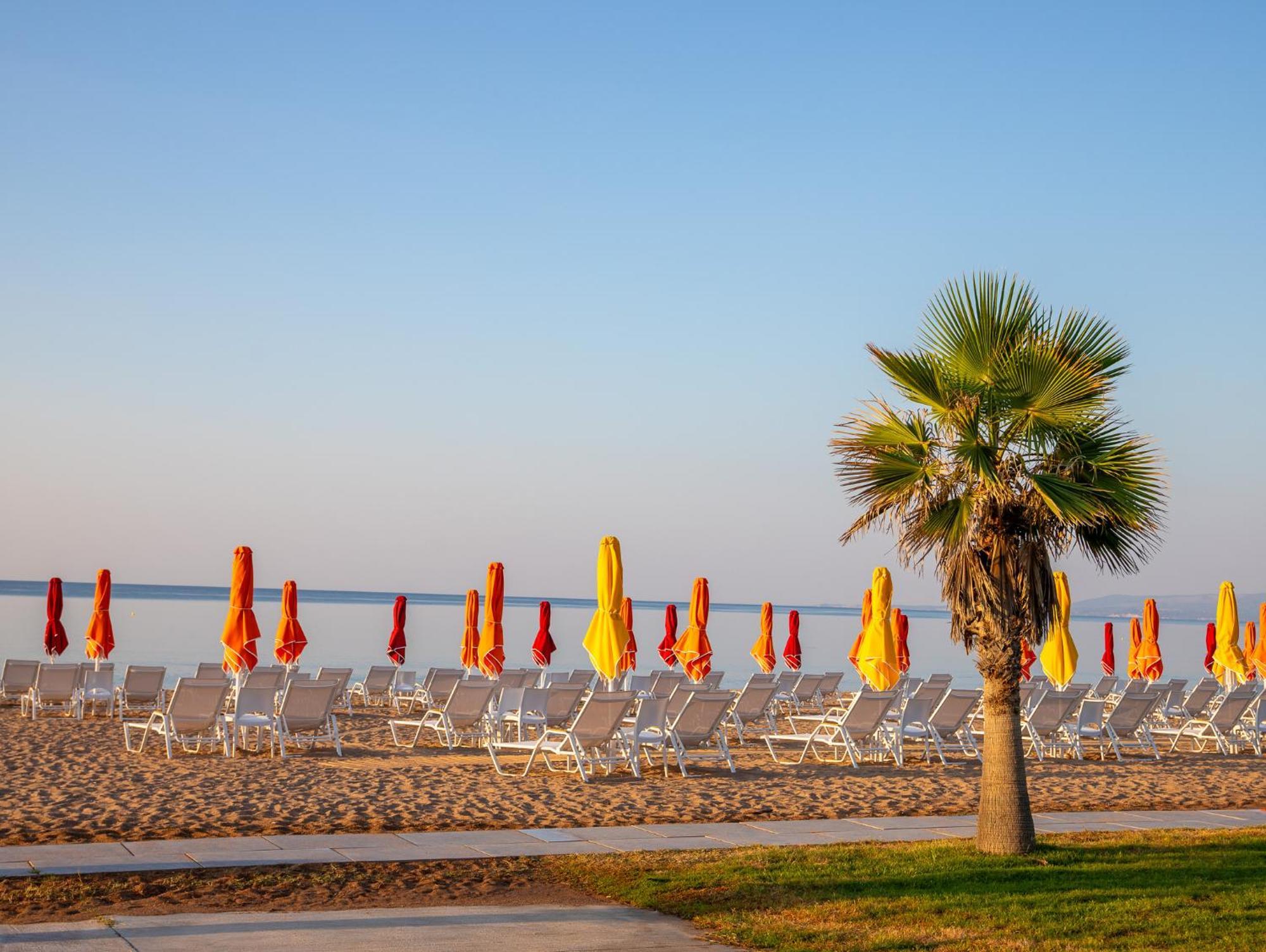 Buka Sandy Beach Месіні Екстер'єр фото