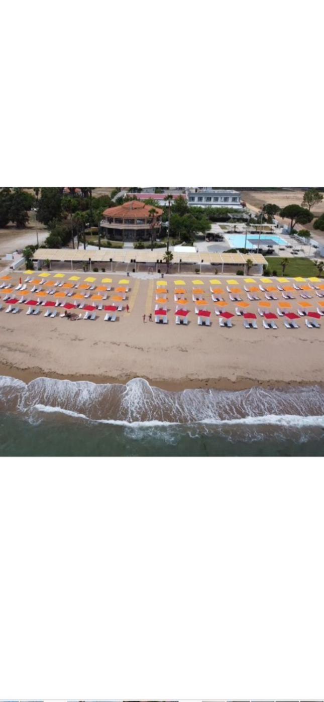 Buka Sandy Beach Месіні Екстер'єр фото